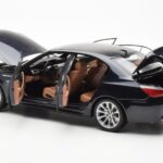 BMW M5 E60 カーボンブラック Kyosho 1:18 - image 5 of 8