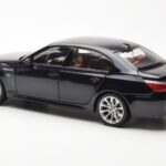 BMW M5 E60 カーボンブラック Kyosho 1:18 - image 7 of 8