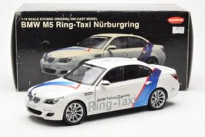 BMW M5 E60 Ring Taxi Nurburgring Kyosho 1:18 08593RT メタル - 画像 8/8