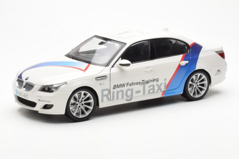BMW M5 E60 Ring Taxi Nurburgring Kyosho 1:18