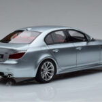 BMW M5 E60 シルバー Otto 1:18 - image 2 of 6