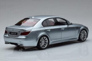 BMW M5 E60 シルバー Otto 1:18 OT426 レジン - 画像 2/6
