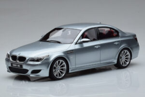 BMW M5 E60 シルバー Otto 1:18