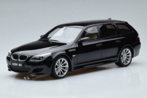 BMW M5 E61 Touring ブラック Otto 1:18