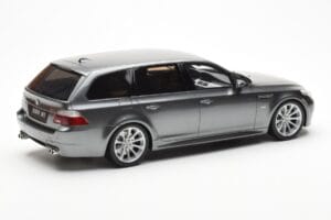BMW M5 E61 Touring グレー Otto 1:18 OT189 レジン - 画像 2/6