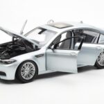 BMW M5 F10 シルバーストーンシルバー Paragon 1:18 - image 2 of 8