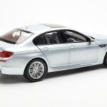 BMW M5 F10 シルバーストーンシルバー Paragon 1:18 - image 3 of 8