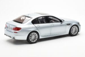 BMW M5 F10 シルバーストーンシルバー Paragon 1:18 80432186353 メタル - 画像 3/8