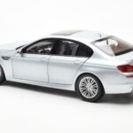 BMW M5 F10 シルバーストーンシルバー Paragon 1:18 - image 7 of 8