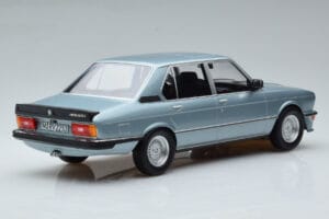BMW M535i E12 ブルー Norev 1:18 183269 メタル - 画像 2/6
