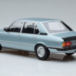 BMW M535i E12 ブルー Norev 1:18 - image 5 of 6