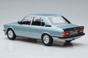 BMW M535i E12 ブルー Norev 1:18 183269 メタル - 画像 5/6