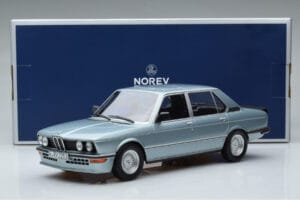 BMW M535i E12 ブルー Norev 1:18 183269 メタル - 画像 6/6