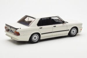 BMW M535i E28 アルパイン ホワイト AUTOart 1:18 75161 メタル - 画像 3/10