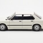 BMW M535i E28 アルパイン ホワイト AUTOart 1:18 - image 4 of 10