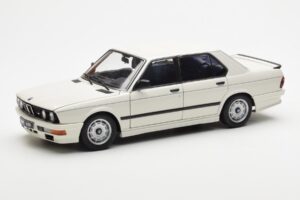 BMW M535i E28 アルパイン ホワイト AUTOart 1:18