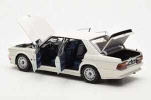 BMW M535i E28 アルパイン ホワイト AUTOart 1:18 75161 メタル - 画像 5/10