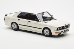 BMW M535i E28 アルパイン ホワイト AUTOart 1:18 75161 メタル - 画像 6/10