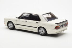 BMW M535i E28 アルパイン ホワイト AUTOart 1:18 75161 メタル - 画像 7/10
