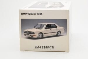 BMW M535i E28 アルパイン ホワイト AUTOart 1:18 75161 メタル - 画像 9/10