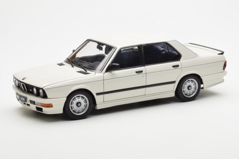 BMW M535i E28 アルパイン ホワイト AUTOart 1:18