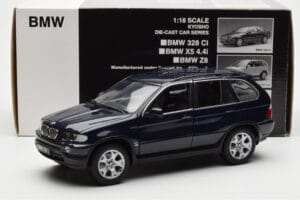 BMW X5 4.4i E53 ダークブルー Kyosho 1:18 08521DB メタル - 画像 8/8