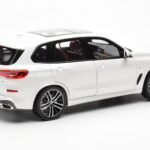 BMW X5 G05 ホワイト Paragon 1:18 - image 3 of 8