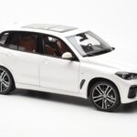 BMW X5 G05 ホワイト Paragon 1:18 - image 6 of 8
