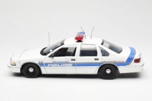 Chevrolet Caprice Sebring ポリス UT Models 1:18 21029 メタル - 画像 3/6