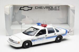 Chevrolet Caprice Sebring ポリス UT Models 1:18 21029 メタル - 画像 6/6
