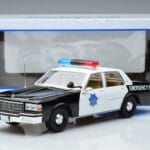 Chevrolet Caprice San Francisco Police Department MCG 1:18 MCG18389 メタル - image 6 of 6