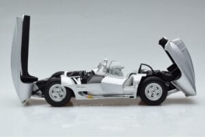 Chevrolet Corvette C1 Stingray Concept AUTOart 1:18 71000 メタル - 画像 4/8