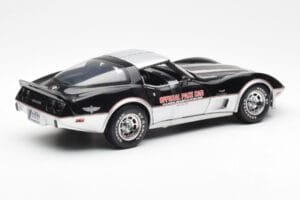 Chevrolet Corvette C3 Pace Car Indianapolis 500 1978 UT Models 1:18 21070 メタル - 画像 2/6