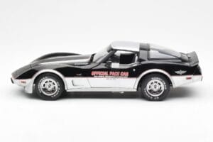 Chevrolet Corvette C3 Pace Car Indianapolis 500 1978 UT Models 1:18 21070 メタル - 画像 3/6