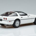 Chevrolet Corvette C4 ホワイト AUTOart 1:18 71243 メタル - image 3 of 8