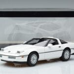 Chevrolet Corvette C4 ホワイト AUTOart 1:18 71243 メタル - image 8 of 8