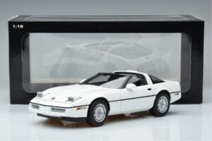 Chevrolet Corvette C4 ホワイト AUTOart 1:18 71243 メタル - 画像 8/8