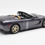Chevrolet Corvette C5 コンバーチブル パープル パール メタリック UT Models 1:18 - image 2 of 6