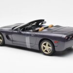 Chevrolet Corvette C5 コンバーチブル パープル パール メタリック UT Models 1:18 - image 5 of 6