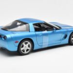 Chevrolet Corvette C5 ブルー メタリック UT Models 1:18 - image 2 of 6