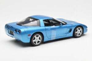 Chevrolet Corvette C5 ブルー メタリック UT Models 1:18 21004 メタル - 画像 2/6