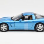 Chevrolet Corvette C5 ブルー メタリック UT Models 1:18 - image 3 of 6