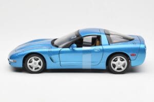 Chevrolet Corvette C5 ブルー メタリック UT Models 1:18 21004 メタル - 画像 3/6