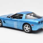 Chevrolet Corvette C5 ブルー メタリック UT Models 1:18 - image 5 of 6