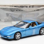Chevrolet Corvette C5 ブルー メタリック UT Models 1:18 - image 6 of 6