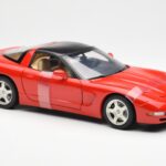 Chevrolet Corvette C5 ハードトップ レッド UT Models 1:18 - image 4 of 6