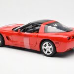 Chevrolet Corvette C5 ハードトップ レッド UT Models 1:18 - image 5 of 6