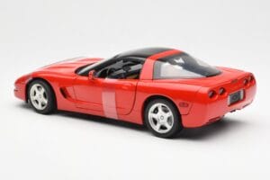 Chevrolet Corvette C5 ハードトップ レッド UT Models 1:18 21041 メタル - 画像 5/6