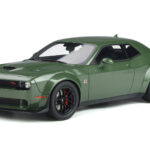 Dodge Challenger R/T SCAT Pack Widebody グリーン GT Spirit 1:18