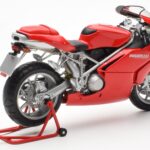 Ducati 999 レッド Minichamps 1:12 - image 3 of 4